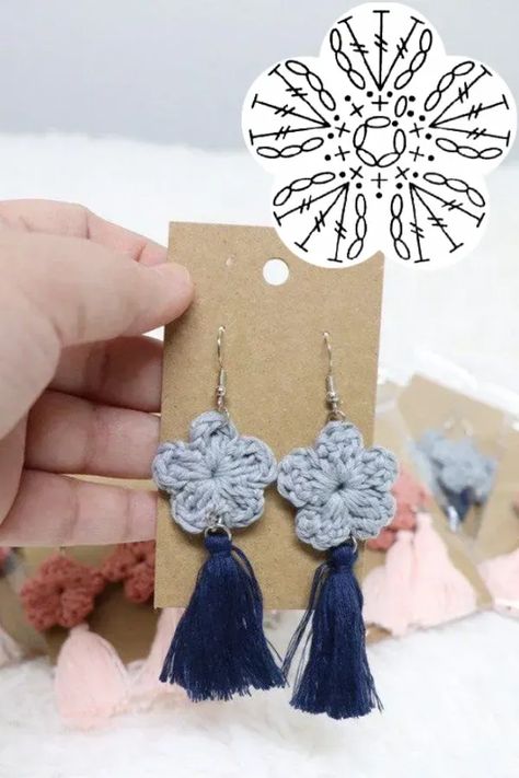 Wonderful Graphics Of Crochet Earrings With Flowers Crochet Flower Earrings, Crochet Jewlery, Mini Amigurumi, Crochet For Beginners Blanket, Crochet Jewelry Patterns, Crochet Earrings Pattern, Crochet Hair Accessories, Crochet Beanie Pattern, Earring Tutorial