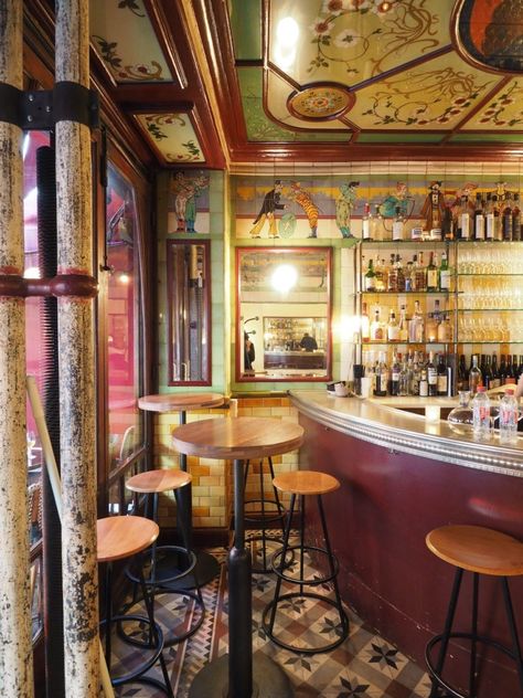 Wine Tasting Paris, Best Wine Bars In Paris, Paris Wine Bar, Wine In Paris, Paris Nightlife, Bar Paris, Boat Bar, Paris Bars, Paris Bucket List