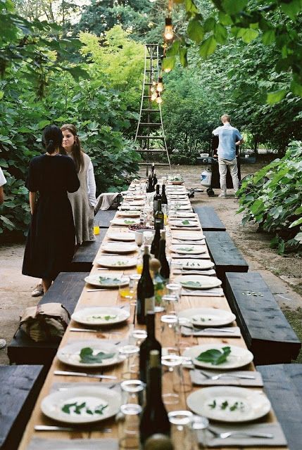 Décor de Provence Kinfolk Dinner, Long Tables, Outdoor Dinner, Dinner With Friends, Long Table, Outdoor Dining Area, Deco Table, Outdoor Party, Garden Table