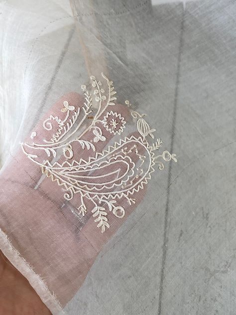 Textile Embellishment, Embroidery School, Embroidered Embellishments, Textile Techniques, French Embroidery, Embroidery Fashion Detail, Antique Embroidery, Embroidery On Kurtis, Kurti Embroidery Design