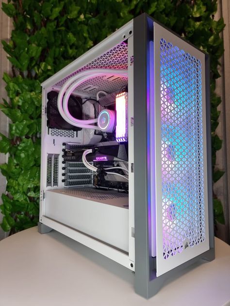 Corsair 4000D Tempered Glass Mid-Tower ATX PC Case - White White Pc Case Build, White Pc Builds, Pc Case Ideas, Pc Case Decoration, White Pc Case, White Pc Build, White Gaming Pc, Corsair 4000d Airflow, Gaming Pc Tower