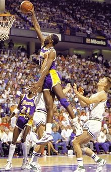 Los Angeles Lakers James Worthy (42) in action, dunk vs Dallas Mavericks at Reunion Arena.Dallas, TX 5/27/1988CREDIT: Phil Huber Showtime Lakers, James Worthy, Tarheels Basketball, Lakers Kobe Bryant, Basketball Photos, Lakers Basketball, Basketball History, Nba Art, Basketball Is Life