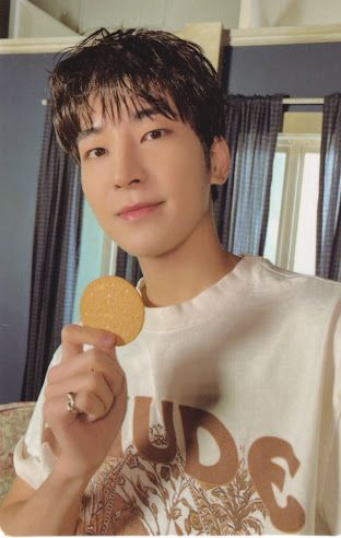 kpop scans: Wonwoo ( Seventeen ) - tenth mini album FML fallen misfit lost version photocard Kpop Scans, Pledis Seventeen, Bf Picture, Won Woo, Seventeen Going Seventeen, Going Seventeen, Kitty Games, Seventeen Wonwoo, Seventeen Album