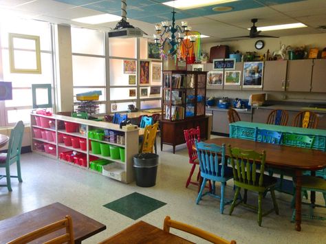 Art Class Elementary, Choice Based Art Room, Art Class Decor, Office Art Room, Teaching For Artistic Behavior, Choice Based Art, Art Classroom Organization, Tab Art, Art Room Organization