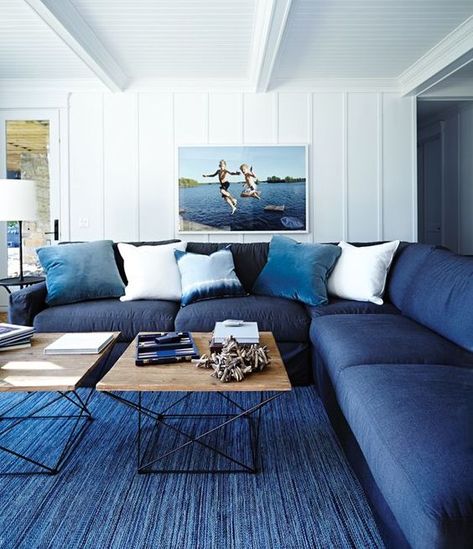 13 a classic blue rug and a navy sofa plus light blue pillows make the space feel beachy - Shelterness Blue Couches, Coastal Living Rooms, Style Cottage, Blue Home Decor, Blue Sofa, Blue Living Room, White Rooms, Cottage Design, A Living Room