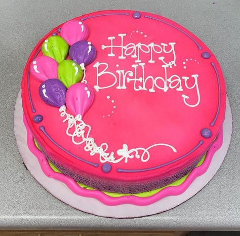 Decorated Cakes Ideas Birthdays, Simply Decorated Cakes, Pink Sheet Cake Birthday, Round Cakes Ideas, Simple Round Birthday Cake, Round Birthday Cake Ideas, Round Cake Ideas, Round Cake Designs, Round Cake Decorating Ideas