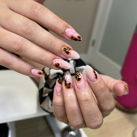 If you know me you know I LOVE tortoise print AND PINK! 😍 Tortoise Nails, Nails With Pink, Nail Specialist, Tortoise Print, Print Nails, Nail Shapes, Nail Ideas, Nail Inspo, Tortoise