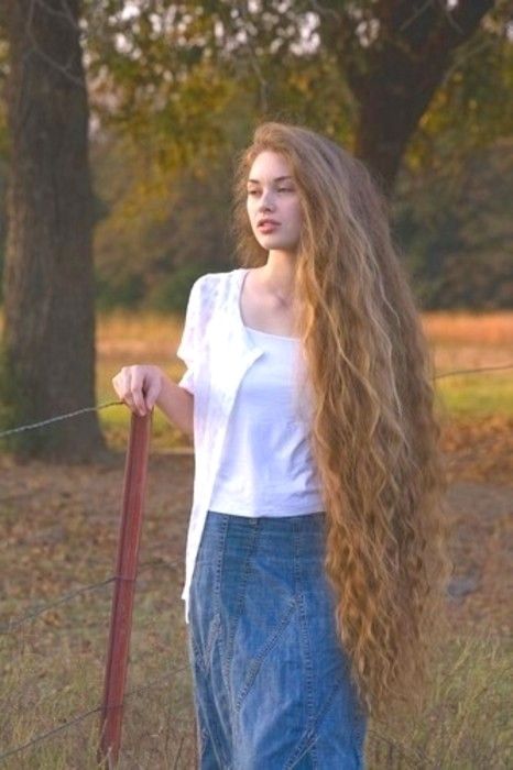 ...,it is a glory to her...   1 Corinthians 11:15 Worlds Longest Hair, Woman With Long Hair, Extremely Long Hair, Rapunzel Hair, Long Face Hairstyles, Really Long Hair, Hair Women, Super Long Hair, Very Long Hair