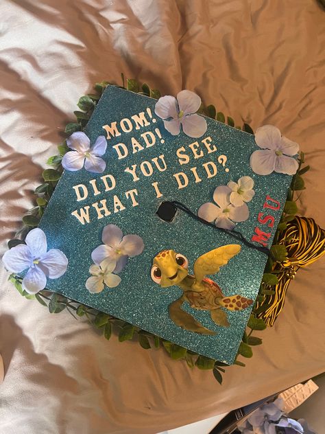 Biology Graduation Cap, Squirt Finding Nemo, Disney Grad Caps, Nurse Graduation Cap Designs, Graduation Cap Decoration Nursing, Graduation Cap Designs College, Disney Graduation Cap, Creative Graduation Caps, Disney Graduation