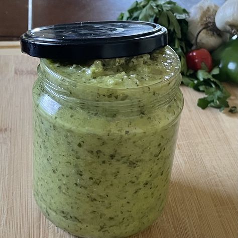 How to make Haitian Épis: Green Seasoning Recipe Green Seasoning Recipe, Green Seasoning, Homemade Dips, Trini Food, Seasoning Recipe, Haitian Food Recipes, How To Make Greens, Jerk Seasoning, Sweet Heat