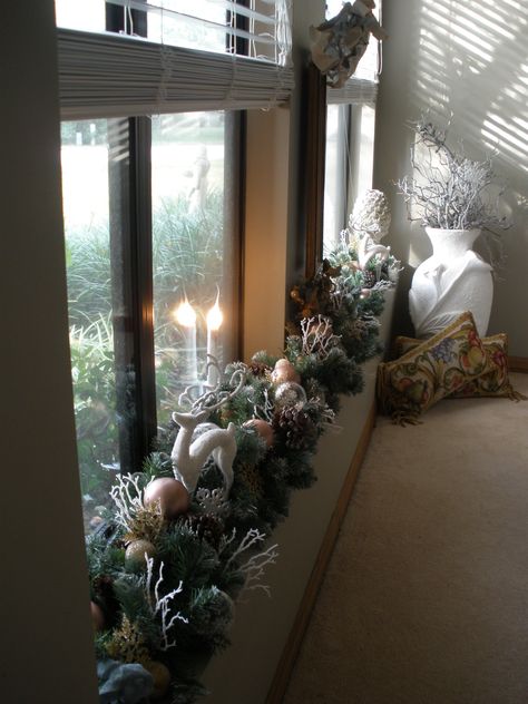 Windowsill Christmas Decorations, Decorating Window Sills For Christmas, Christmas Window Seal Decor, Window Ledge Christmas Decor, Window Seal Christmas Decor, Christmas Window Sill Decor, Window Garland Ideas, Window Sill Christmas Decor, After Christmas Decor Winter Decorations