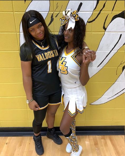 Basketball And Cheerleader Couple Black, Cheer And Basketball Couples Pictures, Fem And Stem Couple, Cheerleader And Basketball Player Couple, Stud Fem Couple Aesthetic, Fem Stud Relationship, Stud Fem Couple, Basketball Couple Pictures, Rls Goals