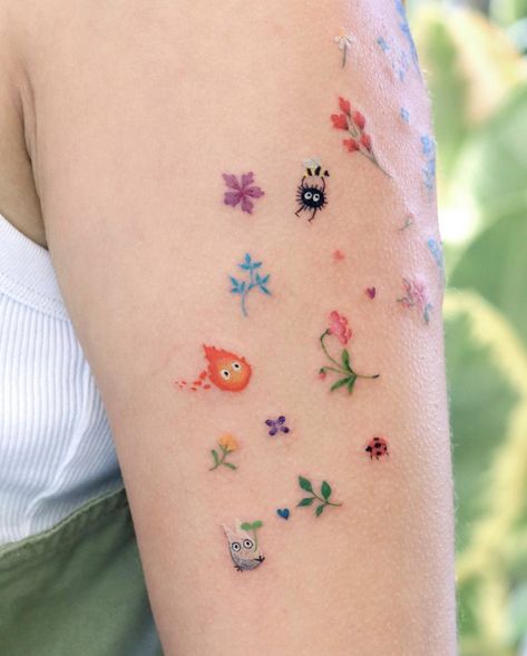 Tatuaje Studio Ghibli, Detailed Tattoos, Family Tattoo Ideas, Ghibli Characters, Ghibli Tattoo, Planet Tattoos, Wicked Tattoos, Cute Little Tattoos, Cute Tiny Tattoos