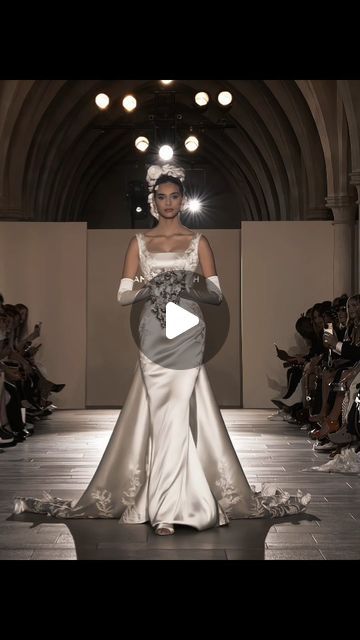 @runwaymoodell on Instagram: "tamara ralph wedding dress

#catwalk #supermodel #catwalkmodel #model #top #nyfw #mfw #pfw#topmodels #fashion #runway #runwaymodel  #couture #fyp  #fashionshow  #moda" Tamara Ralph, Model Top, Catwalk Models, Fashion Runway, Runway Models, Gorgeous Wedding, Wedding Gowns, Fashion Show, Couture