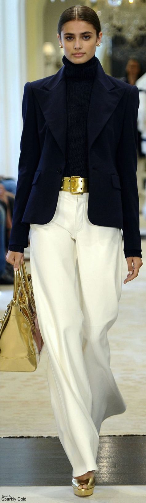 Ralph Lauren Resort 2015 Ralph Lauren Resort, Mode Shoes, Elegante Y Chic, Ralph Lauren Style, Elegante Casual, Looks Chic, Gold Accessories, 가을 패션, 2015 Fashion