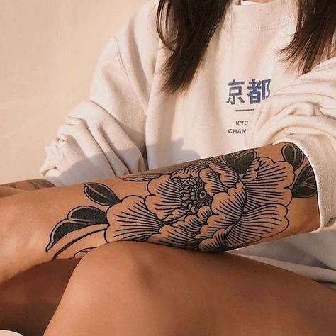 Elbow Sleeve Tattoos For Women, Small Black And Gray Tattoos, Antique Inspired Tattoos, Female Traditional Tattoo Sleeve, Japanese Tattoo Thigh, Tattoos For Women Elbow, Arm Tattoo Cover Up, Top Wrist Tattoo, Elbow Flower Tattoos