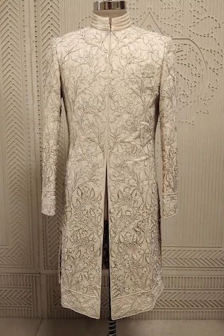 Embroidered Sherwani Luxury Groom Sherwani, Muslim Groom Outfit For Nikah, Royal Sherwani For Groom, Sherwani For Men Wedding Royals, India Fashion Men, Indian Groom Dress, Indian Wedding Clothes For Men, Best Indian Wedding Dresses, Sherwani For Men Wedding