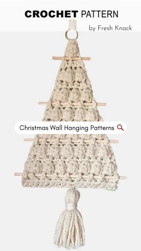 I love this macrame-inspired wall hanging for Christmas and it's CROCHETED!!! How fun is that?! I love the addition of the extra dowels: gives it such a great macrame feel! Perfect boho vibe for Christmas! Find the link to this pattern by #FreshKnack and more great #CrochetPatterns for #ChristmasWallHangings in the #PatternRoundUp by #CraftEvangelist! Crochet Christmas Tree Wall Hanging Pattern Free, Christmas Tree Wall Hanging, Wall Hanging Crochet, Etsy Knitting Patterns, Top Craft, Friends Crochet, Tree Wall Hanging, Crochet Christmas Tree, Hanging Crochet