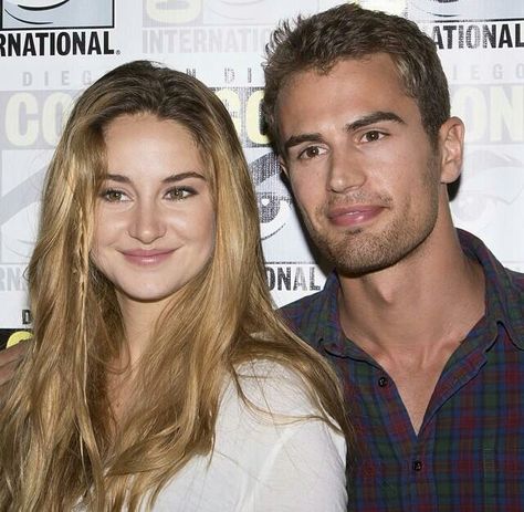 Theo James & Shailene Woodley Tris And Tobias, Divergent Movie, Tris And Four, Tris Prior, Divergent Fandom, Tobias Eaton, Spencer Family, Divergent Insurgent Allegiant, Divergent Series