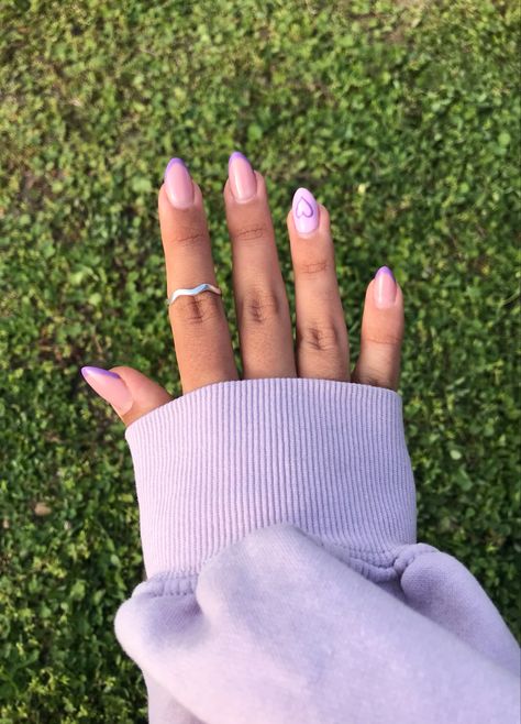 purple heart nails <333 Lavender Heart Nails, Purple Hearts Nails, Purple Nails Heart, Purple Nails With Hearts, Purple Heart Nails, Acrylic Nails Purple, Bridal Jewelry Indian, Simple Wedding Nails, Nails Boho