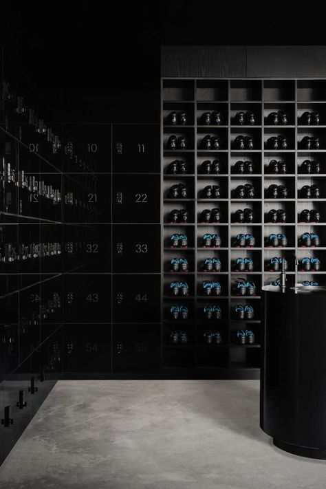 Gender Neutral Bathrooms, Boutique Gym, Cycling Studio, Boutique Fitness, Storage Cubbies, Spin Studio, Mario Botta, Fitness Boutique, Concrete Column