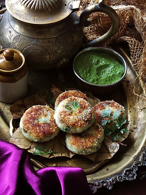 Dahi Kebab, Dahi Ke Kebab, Ragda Patties Recipe, Ragda Patties, Farali Recipes, Vegetable Cutlets, Navratri Recipes, Indian Vegan, Unique Snacks