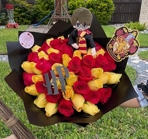 Harry Potter Flower Bouquet, Harry Potter Bouquet, Harry Potter Flowers, Birthday Candle Photography, Forever Flower Bouquets, Turkey Crafts Kids, Ribbon Rose Bouquets, Ribbon Flowers Bouquet, Flower Boquet