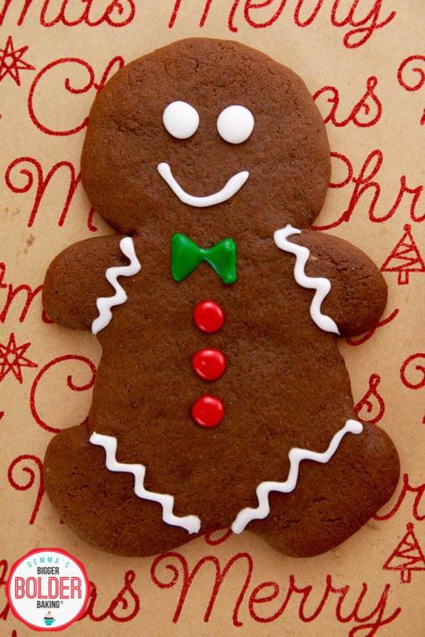 Learn how to make GIANT Single-Serving Christmas Cookies including a Gingerbread Man, Shortbread Cookies & even a Chocolate Crinkle Cookie! Bigger Bolder Baking Recipes, Gingerbread Man Cookies Recipe, Gingerbread Man Cookie Recipe, Christmas Cookie Frosting, Cookies Videos, Halloween Gingerbread, Christmas App Icons Instagram, Soft Gingerbread, Easy Gingerbread