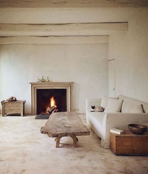 Axel Vervoordt, Wabi Sabi Decor, Decoration Inspiration, Cozy Space, Elle Decor, Best Interior, Decoration Design, Decoration Table, Wabi Sabi