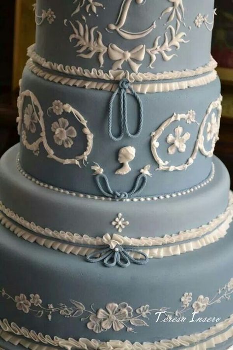 Wedgwood Cake, Ethereal Wedding Cake, Wedding Cake Topper Ideas, Cake Topper Ideas, Royal Icing Cakes, Royal Cakes, Elegant Cakes, Just Cakes, Sweet Delights