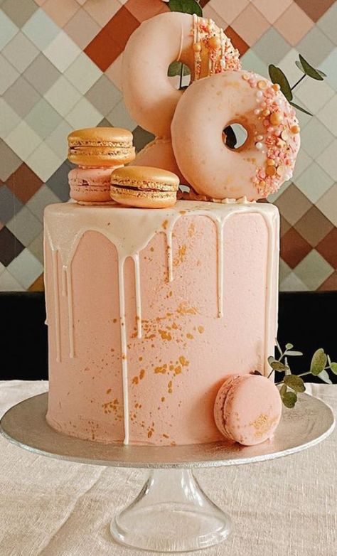 Birthday Cake With Donuts On Top, Donut Baby Shower Ideas, Birthday Cake Kids Boys, Hanukkah Dinner, 19th Birthday Cakes, Sprinkle Ideas, Macaroon Cake, 12th Birthday Cake, Christmas Themed Cake