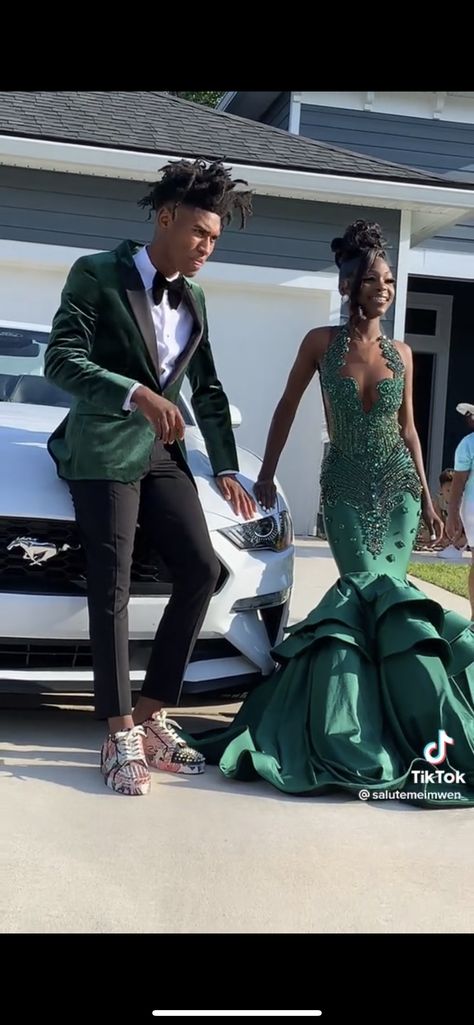 Emerald Prom Dress Black Couple, Like Green Prom Dress, 2023 Prom Dresses Black Women, Light Green Prom Dress Black Couple, Emerald Green And Black Prom Dress, New Orleans Prom Dress, Black Prom 2023, Prom Fits 2023, Neon Green Prom Couple