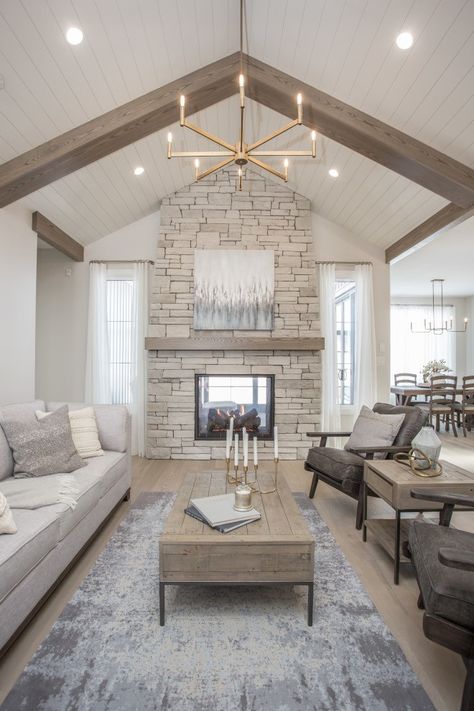 Vaulted Ceiling Living Room, Best Modern House Design, Cultured Stone, Hearth Room, Home Fireplace, Decor Minimalist, Vaulted Ceiling, Stone Fireplace, Rustic Modern