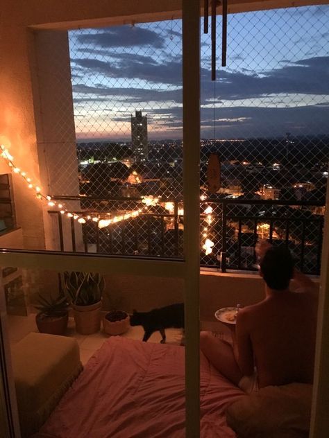 Apartment Aesthetic Couple, Apartment Couple Aesthetic, Couple Room Aesthetic, Couple Chilling, Couple Apartment Aesthetic, Apartment Aesthetic Balcony, 1930s Living Room Ideas, Chill Apartment Vibes, Chill Apartment