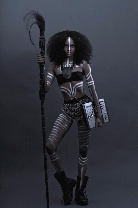 Tribal BodyPaint Warrior Clothing, Cultural Fashion, Mama Africa, Afrikaanse Mode, Painting Photography, African People, Samana, Halloween 2020, African Culture