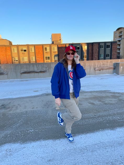 Blue Ny Hat, Ny Hat Outfit, Ny Hat, Hat Outfit, Outfits With Hats, Streetwear Outfit, Street Styles, Nike Dunks, Rain Jacket