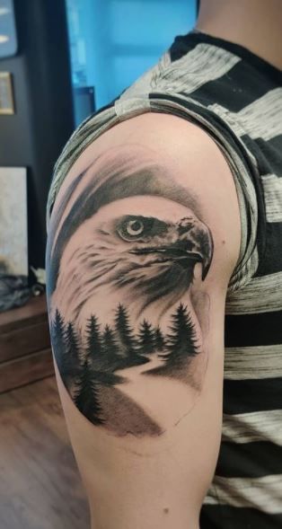 Eagle Thigh Tattoo For Women, Eagle Tattoo For Women Feminine, Eagle Arm Tattoo, Eagle Tattoo For Women, Shoulder Tattoo For Men, Eagle Tattoo Arm, Eagle Tattoo Ideas, Tattoos Eagle, Eagle Shoulder Tattoo