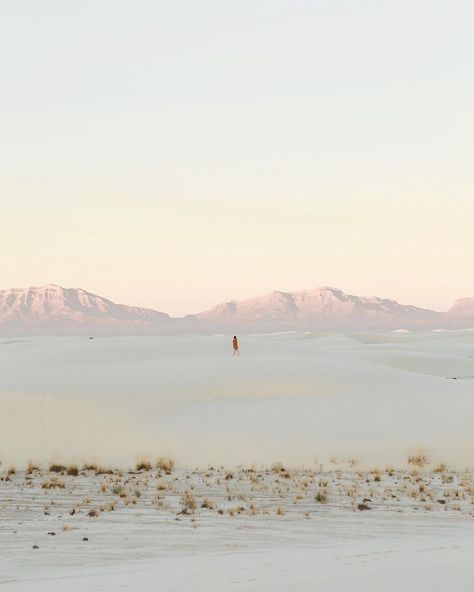 White Sand Desert, Foreign Places, White Sands New Mexico, White Sands National Park, White Sands National Monument, White Desert, Western Photography, Desert Dream, New Mexico Usa