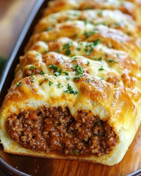 Garlic Bread Cheesy Sloppy Joe Bake Sloppy Joe Bake, Garlic Bread Sloppy Joes, Fried Mashed Potato Balls, Cheesy Sloppy Joes, Strawberry Smoothie Healthy, Homemade Mozzarella Cheese, Homemade Pizza Recipe Easy, Recipes With Mozzarella Cheese, Mashed Potato Balls