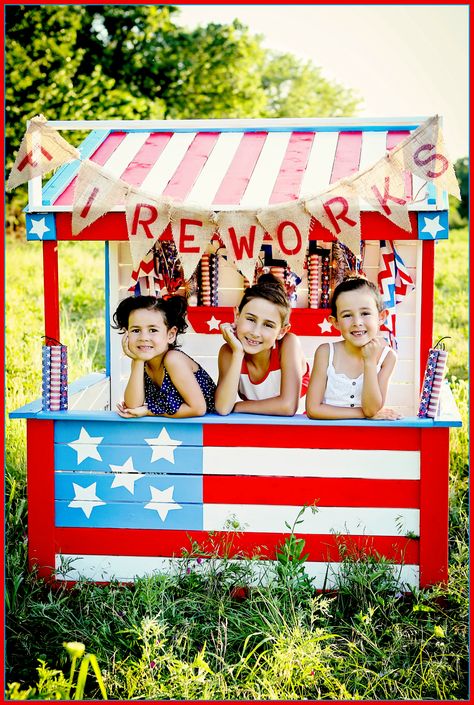 4th Of July Mini Session, Mini Session Themes, Mini Session Ideas, Firework Stands, 4th Of July Photography, 4th Of July Photos, Mini Photo Sessions, Holiday Mini Session, Photography Mini Sessions