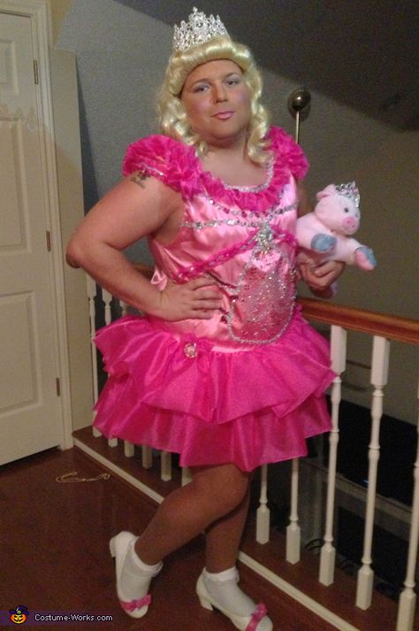 Don't know what is worse: a. Its a Honey BooBoo Costume b. This is a guy dressed as Honey BooBoo c. Or that he looks better thank honey Booboo Pumpkins Decorating, Boo Halloween Costume, Boo Costume, Painting Pumpkin, Costumes For Adults, Painting Pumpkins, Honey Boo Boo, Homemade Costume, Costume Works