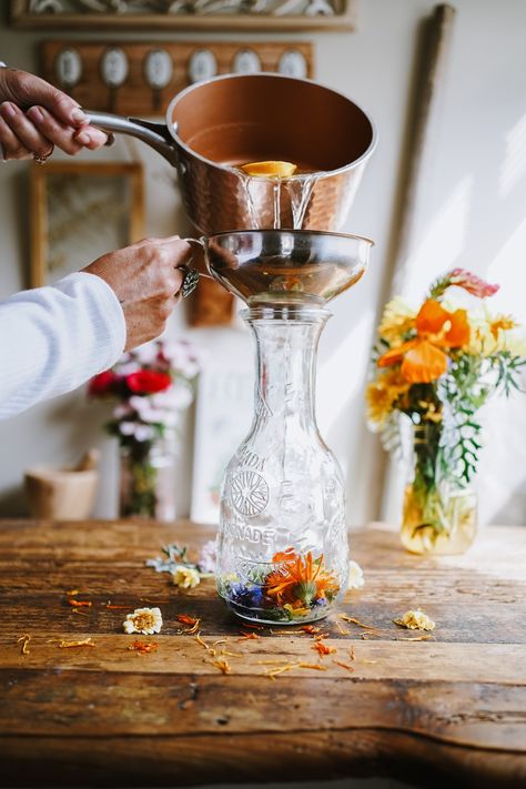 Cordial Recipe, Herbal Academy, Homemade Liquor, Vinegar Dressing, Wild Yeast, Pub Food, Glass Jars With Lids, Colorful Salads, Flower Food