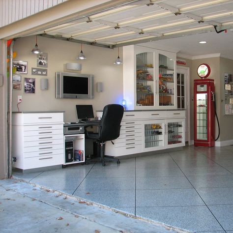 Small Bonus Room Ideas, Rustic Man Cave, Garage To Living Space, Man Garage, Garage Floor Paint, Garage Renovation, Small Garage, Garage Remodel, Man Cave Home Bar