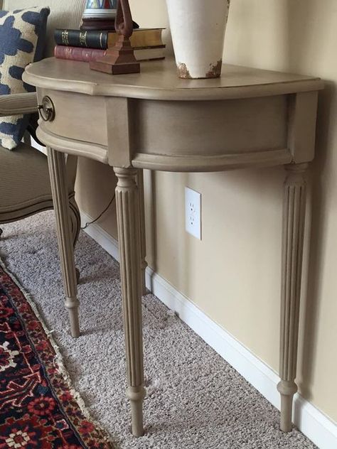 custom blend of annie sloan Coco and Old Ochre and highlighted with both clear and dark waxes Annie Sloan Coco, Dark Wax, Distressed Furniture, Painting Furniture, Chalk Paint Furniture, Furniture Finishes, Annie Sloan Chalk Paint, Refurbished Furniture, Painted Table