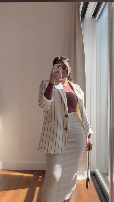 | Amy 🤎 (@stylebyamii) • Instagram photos and videos Curvy Modest Outfits, Stylish Work Attire Classy, Outfits For December, Plus Size Modest Outfits, Style A Denim Skirt, How To Style A Denim Skirt, Minimal Outfit Ideas, Modest Woman, Hm Coat