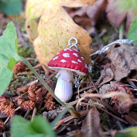 Autumn Polymer Clay, Witch Sisters, Sisters Necklace, Amanita Mushroom, Red Mushrooms, Fall Lovers, Mushroom Necklace, Mushroom Pendant, Red Mushroom