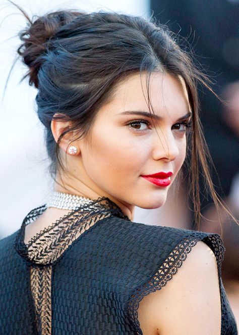 Kendall Jenner #cannes Hair Aesthetics, Hairstyles Design, Feminine Elegance, Belle Silhouette, Open Hairstyles, Design Hair, High Bun, Hair Aesthetic, Bridal Hairstyle