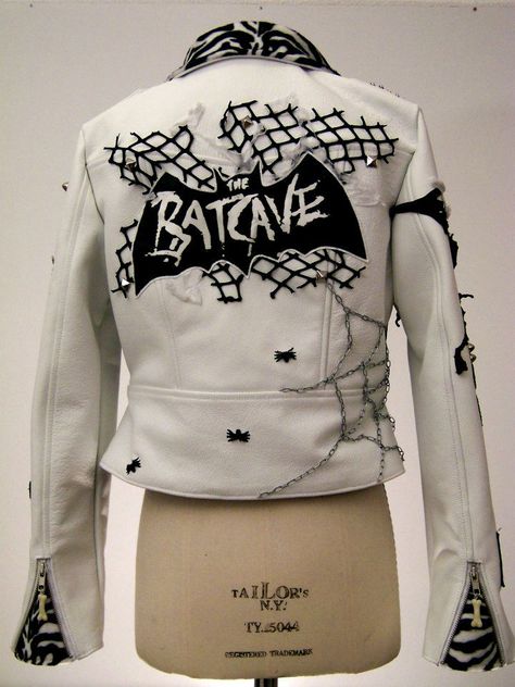 holly trashion+ Goth Battle Jacket, Deathrock Fashion, Gothic Culture, Heavy Metal Fashion, Battle Jacket, Diy Jacket, Patchwork Jacket, Custom Jacket, Punk Outfits