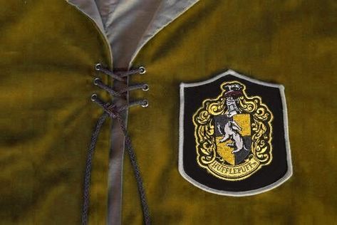 Hufflepuff Quidditch Uniform, Quidditch Hufflepuff, Quidditch Aesthetic, Quidditch Uniform, Hufflepuff Quidditch, Hogwarts Life, Hufflepuff Aesthetic, Pansy Parkinson, About Harry Potter