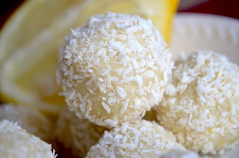 Ingredients: 1/4 cup(60g) cream cheese 1 tsp 14% sour cream 2 tsp fresh lemon juice zest from 1/2 a large lemon 1/2 cup+2 tbsp(77g) Almond Flour 2 tsp Truvia 1 tbsp Splenda (or to taste) 1/4 tsp va… Lemon Coconut Balls, Galletas Keto, Lemon Raspberry Muffins, Coconut Balls, Postre Keto, Coconut Desserts, Lemon Blueberry Muffins, Lemon Muffins, Lemon Coconut